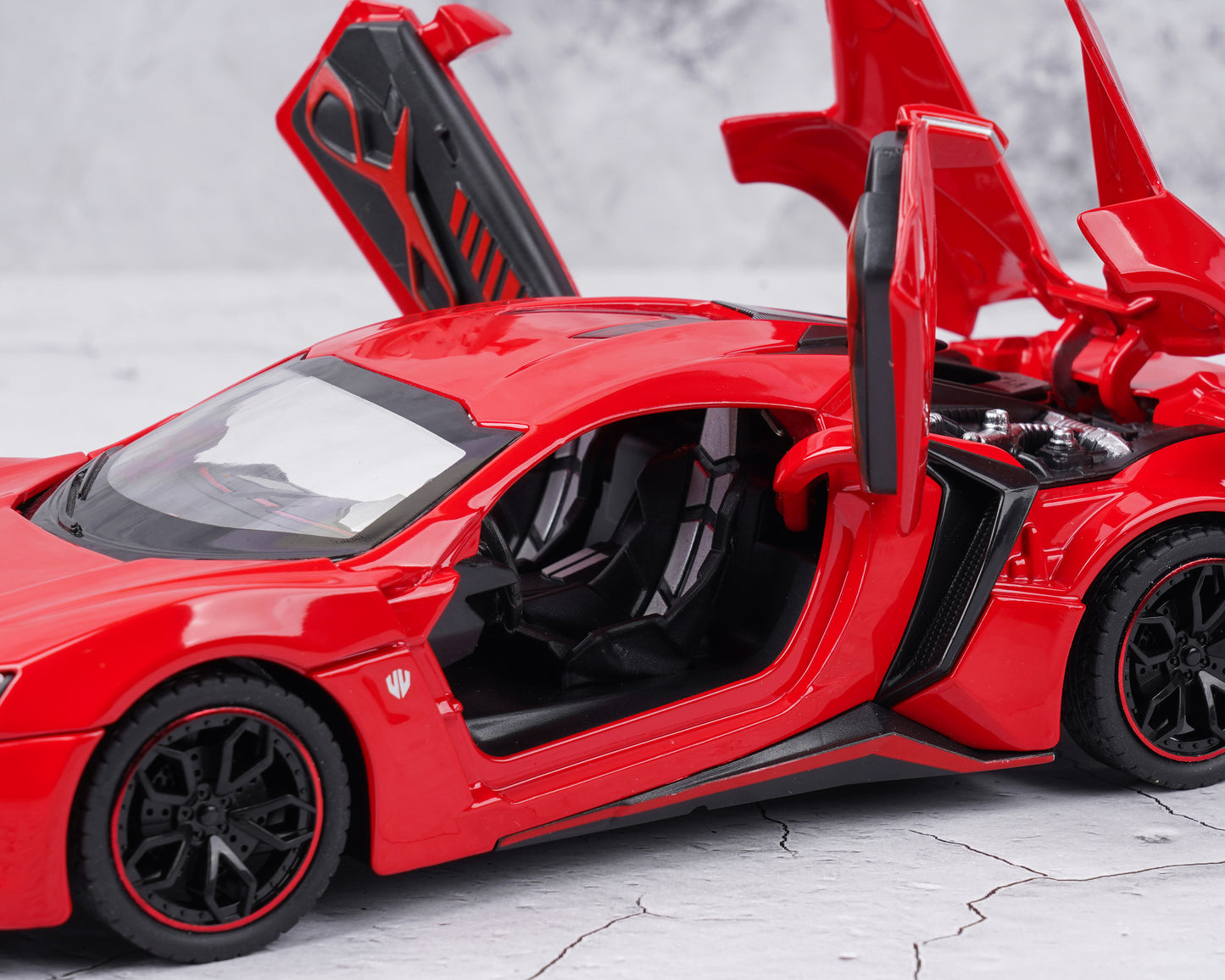 LYKAN HYPERSPORT