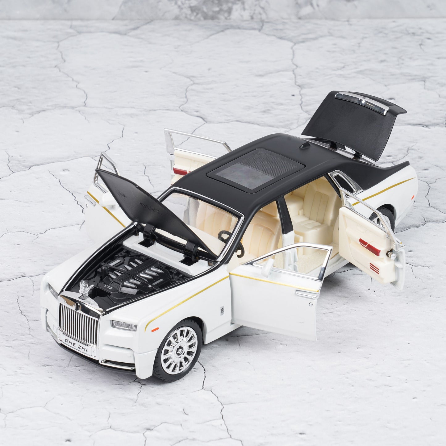 ROLLS ROYCE PHANTOM DIECAST MODEL